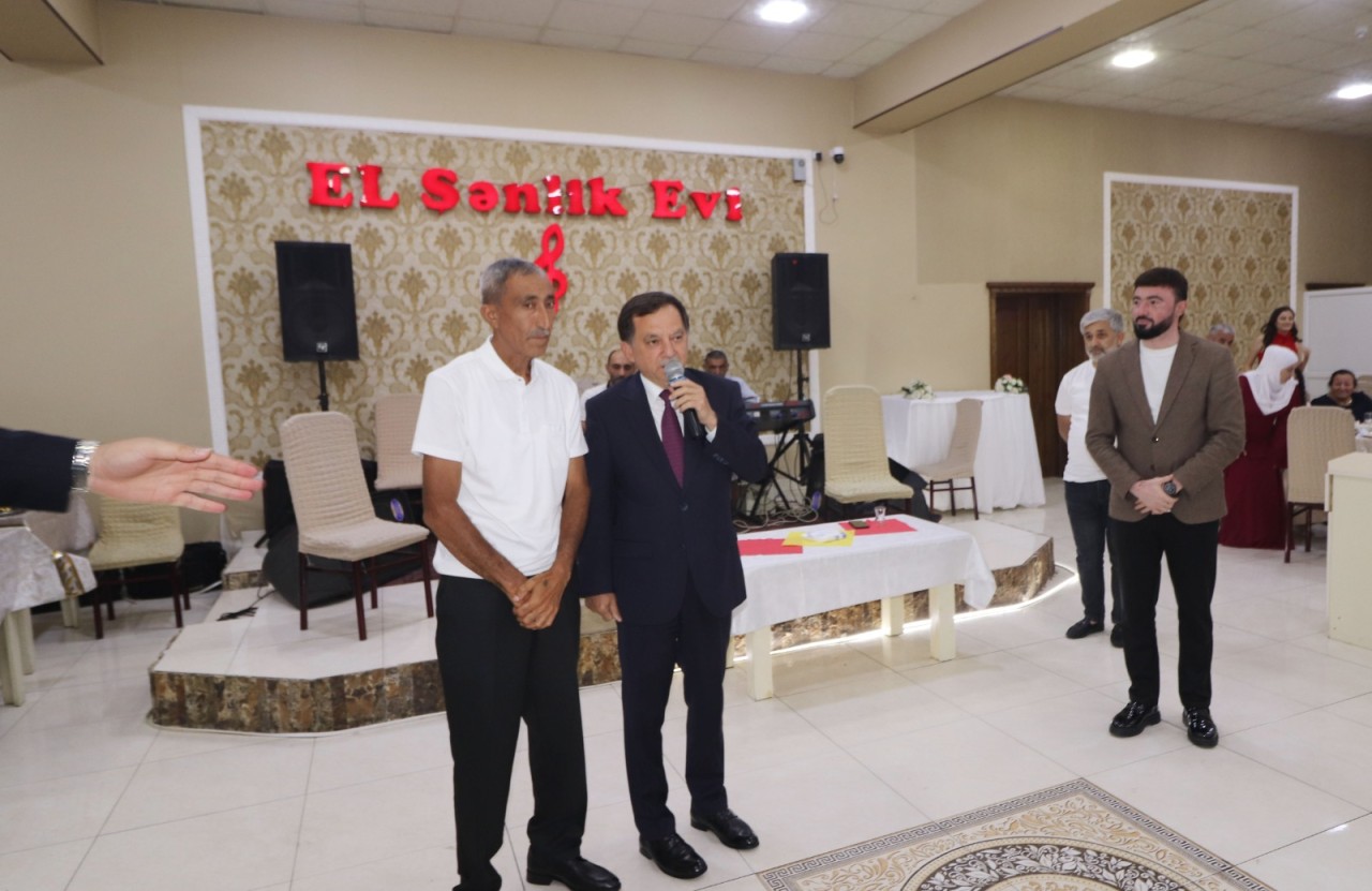 Qazaxın icra başçısı şəhid bacısının nişan mərasimində - FOTOLAR